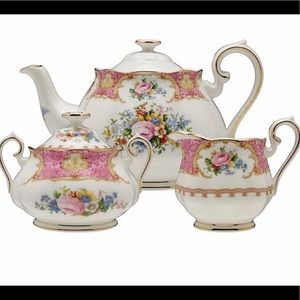 3 Pc Royal Albert Lady Carlyle Teapot, cream&sugar. Make an offer!